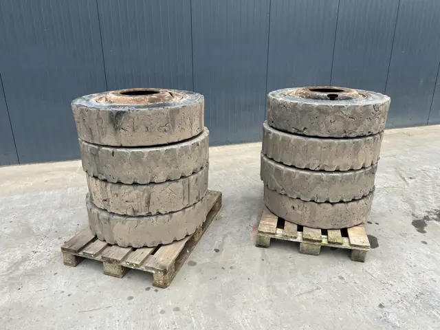 Solideal-1000 x 20 Solid Tyres / Vol Rubber Banden-906990