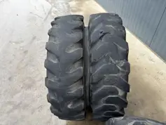 Bridgestone-1000 x 20 Set / 10.00 x 20: 4x2 Tyres-908417