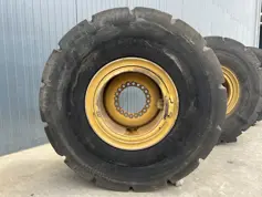 Solid Tires 23.5R25 incl. Rim -  950K /  950M / 962K / 962M Vol Rubber-906192