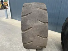 Solid Tires 23.5R25 incl. Rim -  950K /  950M / 962K / 962M Vol Rubber-906192