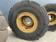 Solid Tires 23.5R25 incl. Rim -  950K /  950M / 962K / 962M Vol Rubber-906192