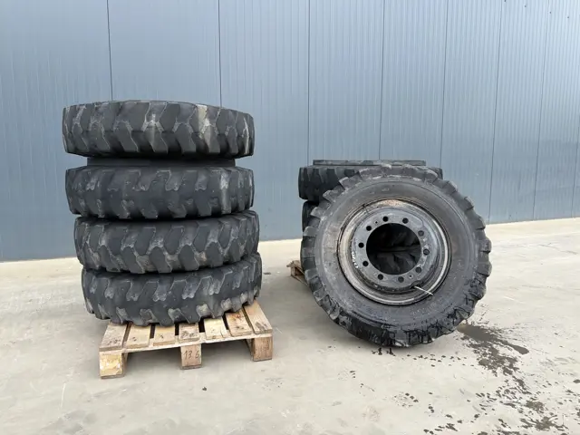 Mitas-1000 x 20 Set / 10.00 x 20: 4x2 Tyres /  1000-20-908863