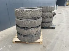 1000 x 20 SOLID TYRES GLOBE STAR-904426