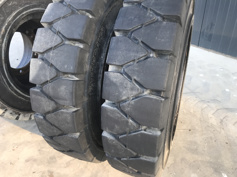1000 x 20 SOLID TYRES-901117