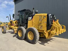 Caterpillar-12M3-2015-211997