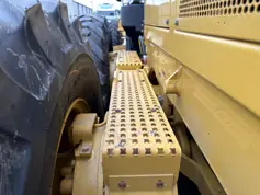 Caterpillar-140M - LOW HOURS-2011-210077