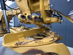 Caterpillar-140M - LOW HOURS-2011-210077