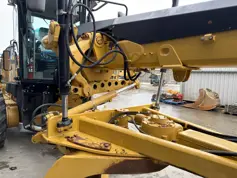 Caterpillar-140M - LOW HOURS-2011-210077