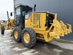 Caterpillar-140M - LOW HOURS-2011-210077