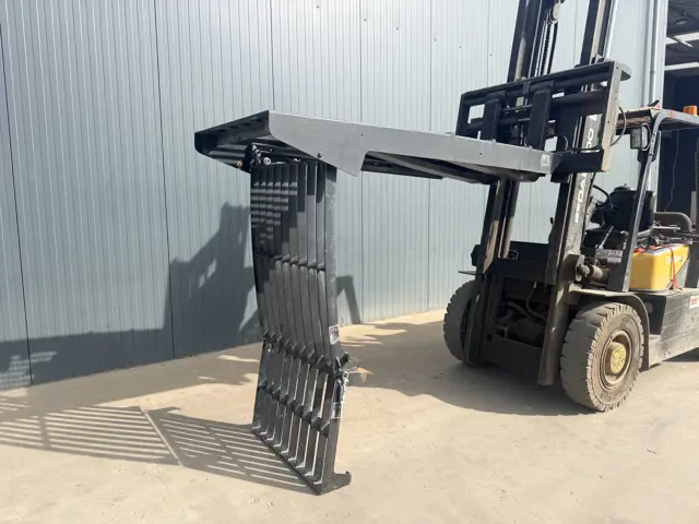 Caterpillar-313E / 320E / 320F / 323E / 325F / 329E/ 330F / 336E / 349E / 374E / 390F-2012-909403
