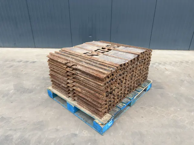 Caterpillar-317 / 318 / 319 / 320 / 321 / 323 / 325F - 900 mm Triple Grouser-909099