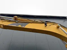 Caterpillar-318C L-2004-211095