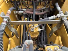 Caterpillar-318C L-2004-211095