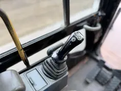 Caterpillar-318C L-2004-211095