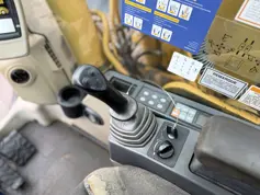 Caterpillar-318C L-2004-211095