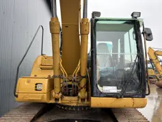 Caterpillar-318C L-2004-211095