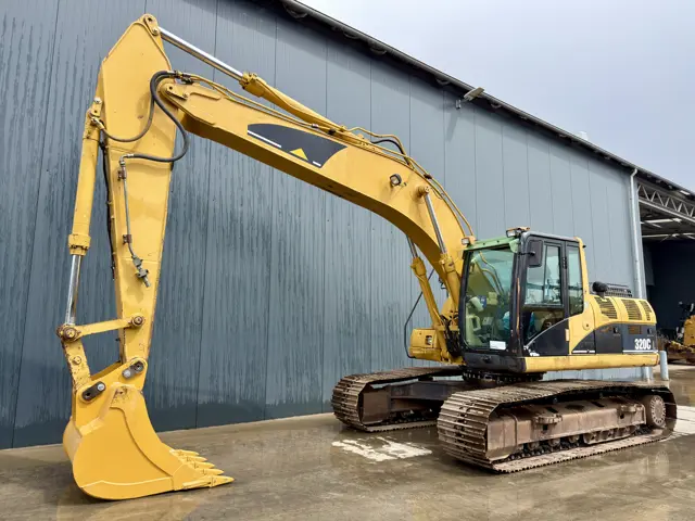 Caterpillar-320C L-2004-212182