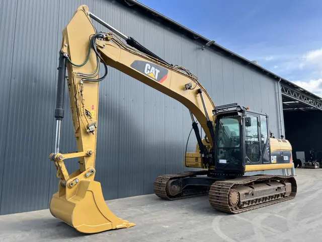Caterpillar-323D L-2011-206075