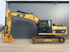 Caterpillar-323D L-2011-211219
