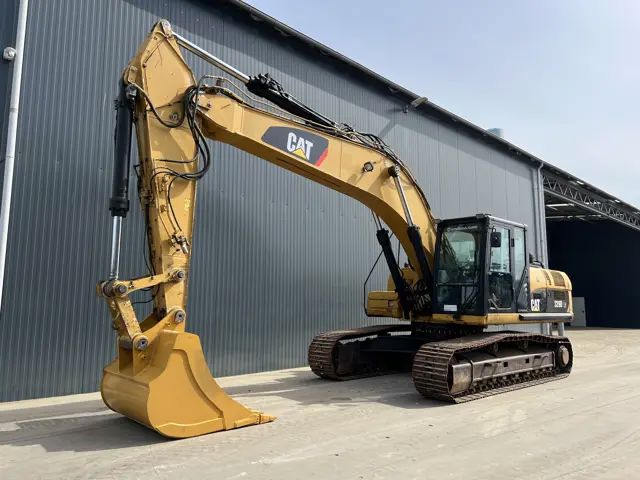 Caterpillar-329D LN-2011-206740