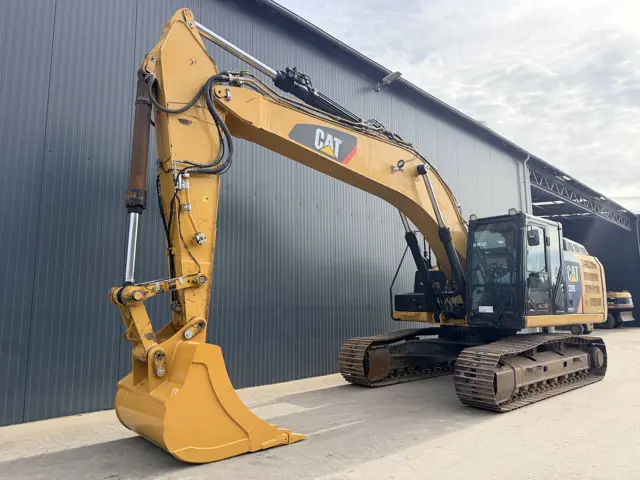 Caterpillar-329E LN-2014-211557