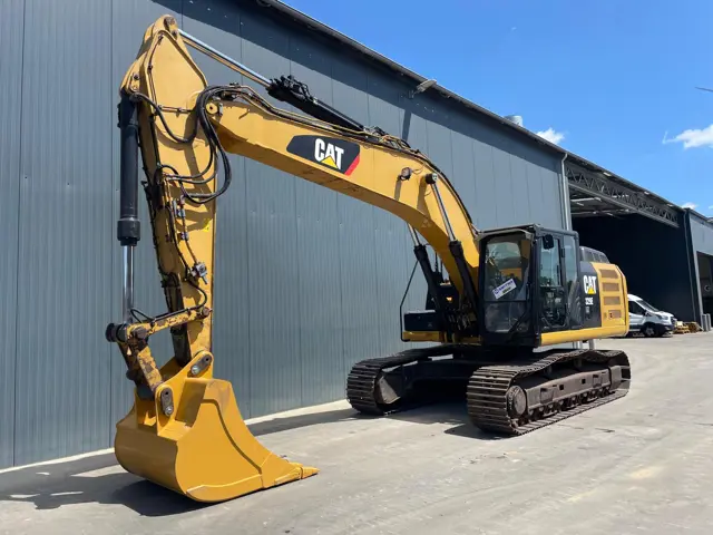 Caterpillar-329E LN-2015-204984