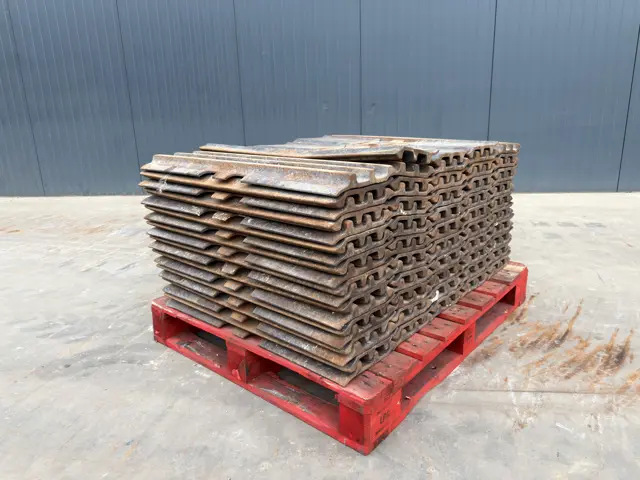 Caterpillar-330C / 330D / 336D / 336E / 336F - 850 mm shoes Triple Grouser-909064