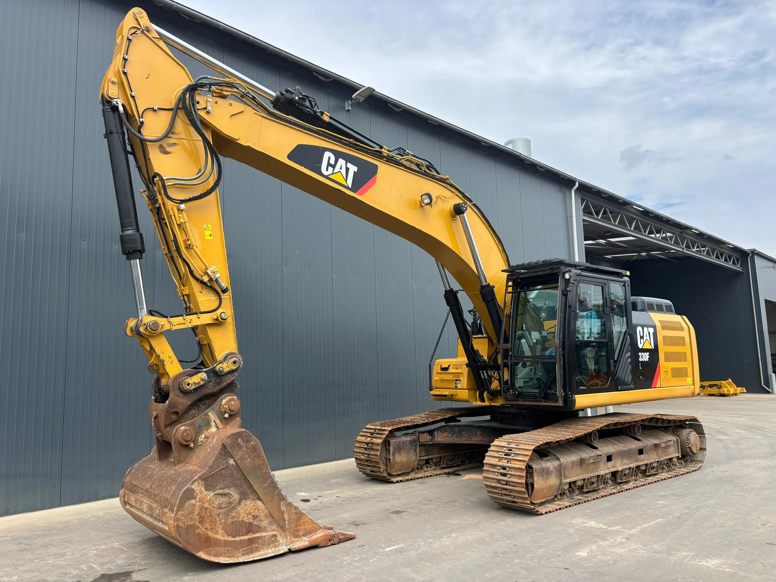 CATERPILLAR 330F L Smitma