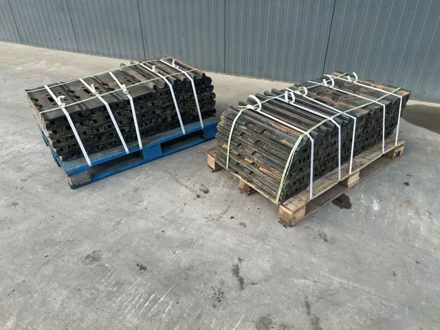 Caterpillar-349 / 349E / 352F / 352 shoes-908014