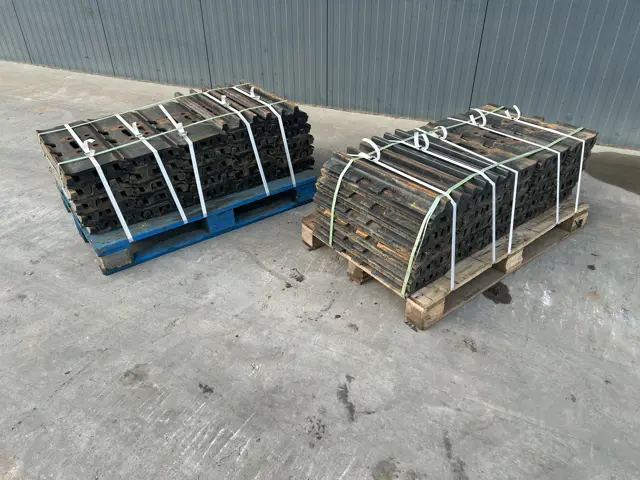 Caterpillar-349 / 349E / 352F / 352 shoes-908014