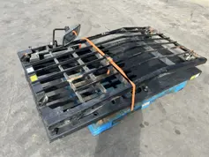 Caterpillar-313E / M315F / 320F / 323E / 325F / 329E / 330F / 336E / 349E / 374E / 390F Guard-2013-907806