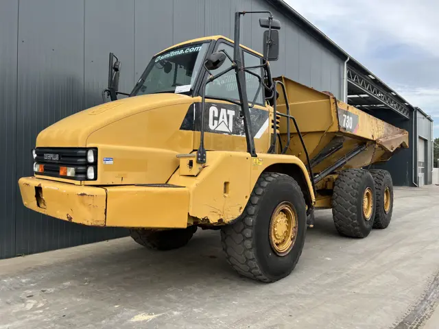 Caterpillar-730-2011-202834