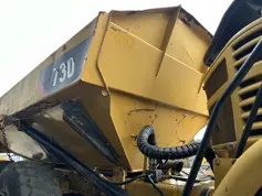 Caterpillar-730-2011-202834