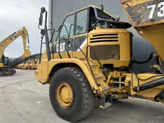 Caterpillar-730-2011-202834