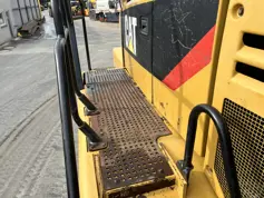 Caterpillar-730-2013-202833