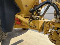 Caterpillar-735-2004-213655