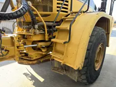 Caterpillar-735-2004-213655