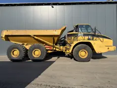 Caterpillar-735-2004-213655