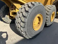 Caterpillar-735-2004-213655