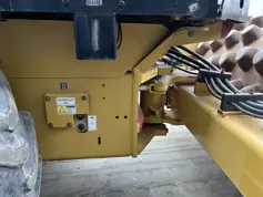 Caterpillar-CP74-2011-205742