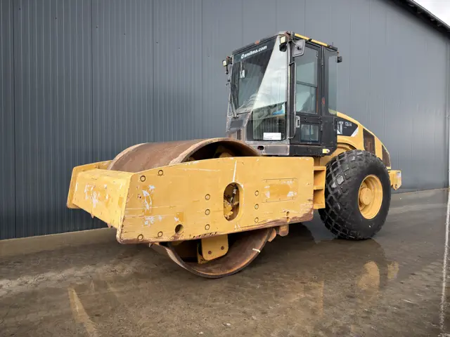 Caterpillar-CS74-2010-210621
