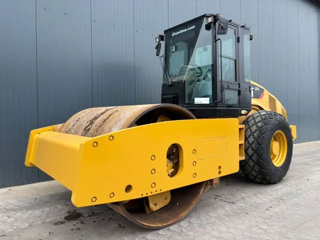 Caterpillar-CS74-2010-210621