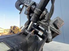 Caterpillar-CW40-2015-909187