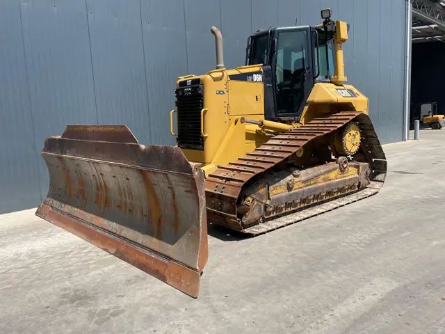 Caterpillar-D6N LGP-2011-207636