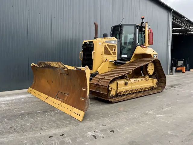 Caterpillar-D6N LGP-2013-208147