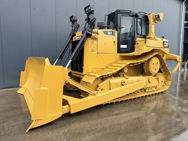 Caterpillar-D6T XL-2013-211734