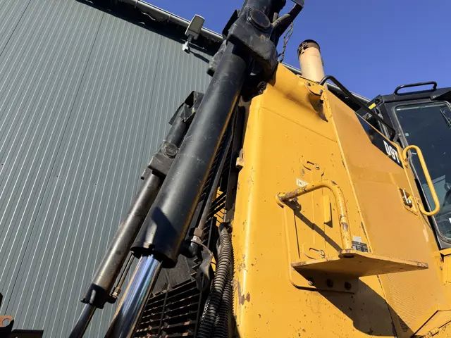 Caterpillar-D9T-2017-210147