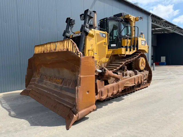 Caterpillar-D9T-2017-210147