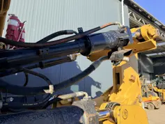Caterpillar-D9T-2017-210147