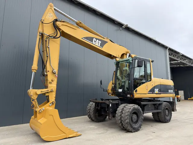 Caterpillar-M322C-2005-210381